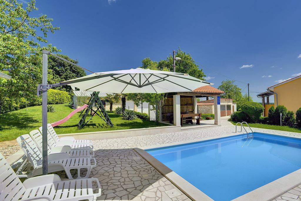 Villa Semy Pazin Buitenkant foto